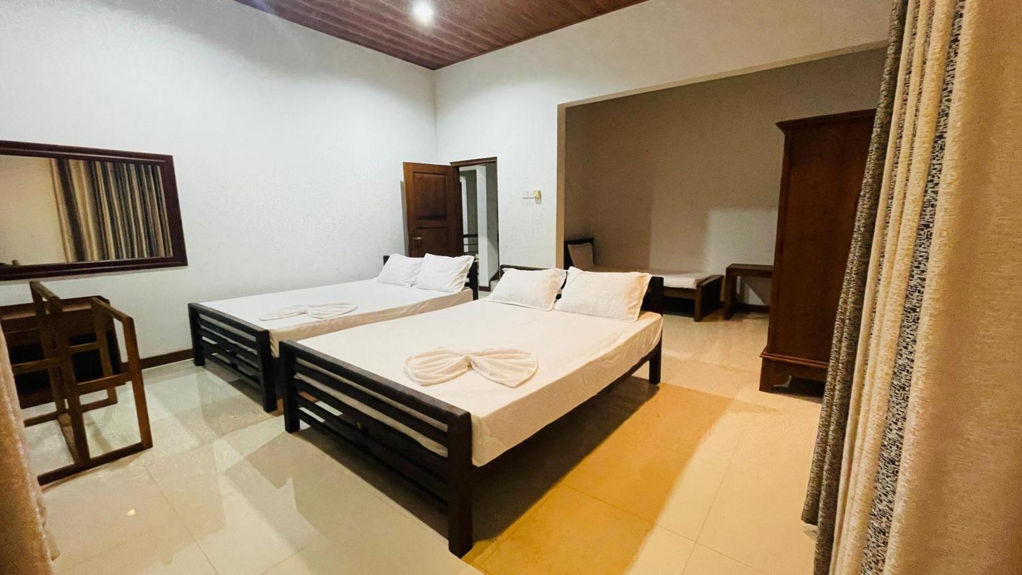 Anuradhapura Hotels Zimmer foto